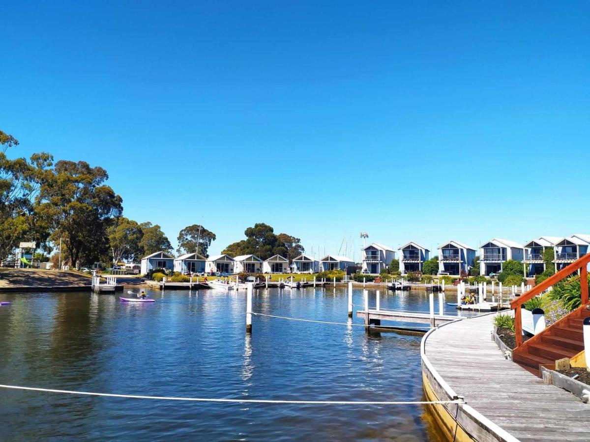 Captains Cove Resort - Waterfront Apartments Paynesville Exterior foto